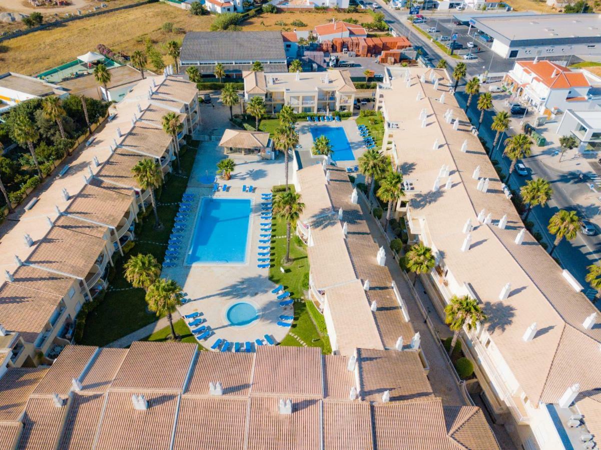 Pool & Beach In Gale Apartamento